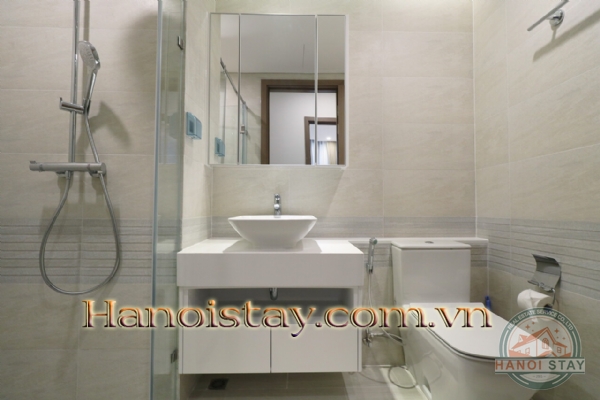 Bán căn hộ tầng 18 tòa M3, Vinhome Metropolis, quận Ba Đình với đầy đủ nội thất, giá 6 tỷ 5
