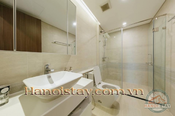 Bán căn hộ đầy đủ nội thất, 2 phòng ngủ tại M2 Vinhome Metropolis, 29 Liễu Giai 7