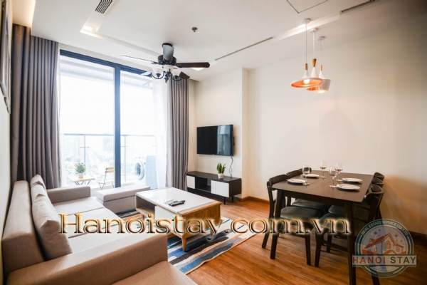 Siêu Hot!! Cho khách nước ngoài thuê căn hộ chính chủ M2, tầng cao Vinhome Metropolis 3