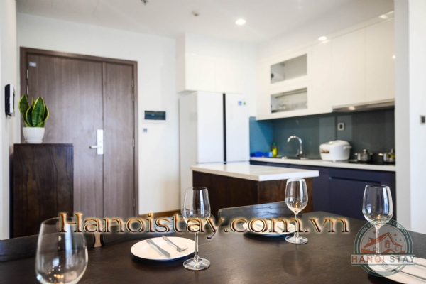 Siêu Hot!! Cho khách nước ngoài thuê căn hộ chính chủ M2, tầng cao Vinhome Metropolis 4