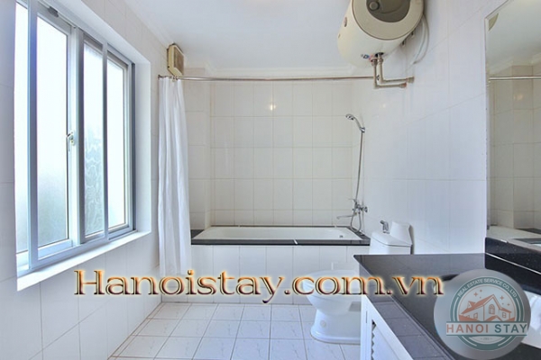 Cho thuê biệt thự có hồ bơi và 4 phòng ngủ rất rộng tại quận Tây Hồ, Hà Nội 9