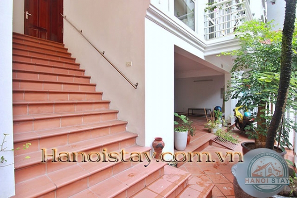 Cho thuê biệt thự có hồ bơi và 4 phòng ngủ rất rộng tại quận Tây Hồ, Hà Nội 16