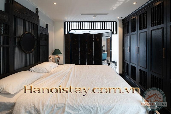 Cho thuê căn hộ thiết kế độc đáo với 2 phòng ngủ tại quận Hoàn Kiếm 19
