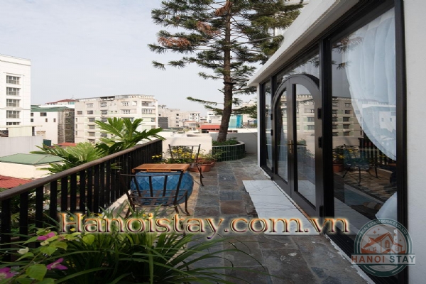 Cho thuê căn hộ thiết kế độc đáo với 2 phòng ngủ tại quận Hoàn Kiếm 21