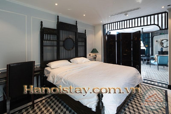 Cho thuê căn hộ thiết kế độc đáo với 2 phòng ngủ tại quận Hoàn Kiếm 24