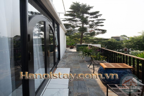 Cho thuê căn hộ thiết kế độc đáo với 2 phòng ngủ tại quận Hoàn Kiếm 42