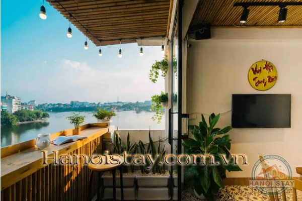 Cho thuê căn hộ có sân thượng view hồ Trúc Bạch quận Ba Đình 3