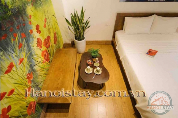 Cho thuê căn hộ có sân thượng view hồ Trúc Bạch quận Ba Đình 8