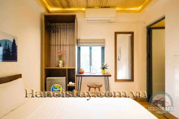 Cho thuê căn hộ có sân thượng view hồ Trúc Bạch quận Ba Đình 10