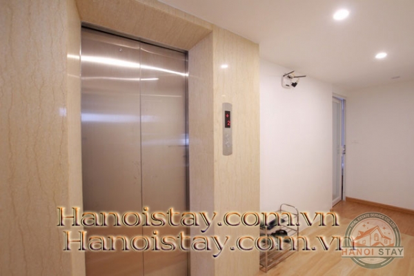Cho thuê căn hộ 2 phòng ngủ mặt hồ Tây giá siêu hấp dẫn mùa Covid 14