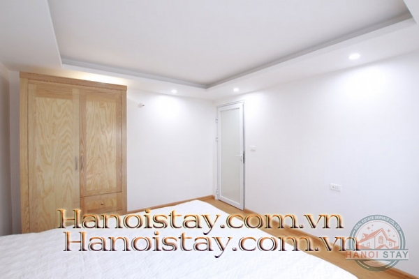 Cho thuê căn hộ 2 phòng ngủ mặt hồ Tây giá siêu hấp dẫn mùa Covid 17