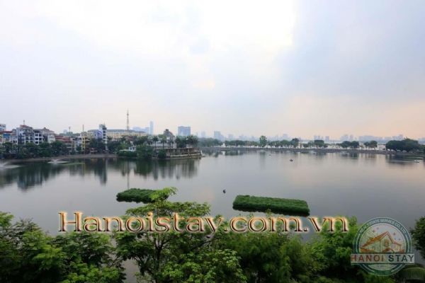 Cho thuê căn hộ dịch vụ cao cấp 2 phòng ngủ, nội thất cao cấp, view hồ Trúc Bạch 2