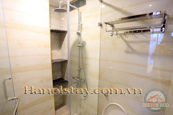 Cho thuê căn hộ dịch vụ cao cấp 2 phòng ngủ, nội thất cao cấp, view hồ Trúc Bạch 5