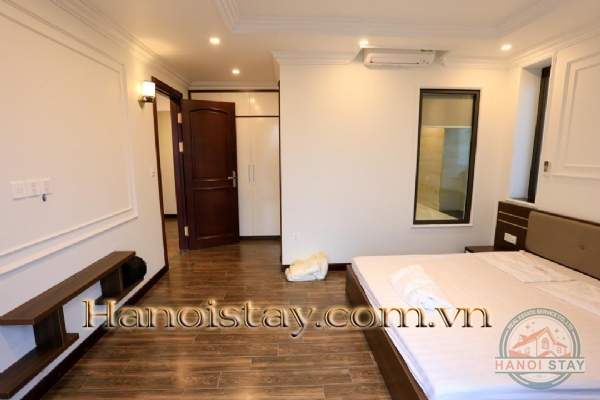Cho thuê căn hộ dịch vụ cao cấp 2 phòng ngủ, nội thất cao cấp, view hồ Trúc Bạch 8