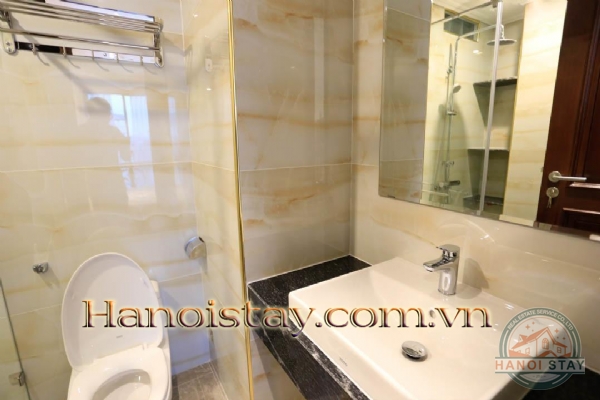 Cho thuê căn hộ dịch vụ cao cấp 2 phòng ngủ, nội thất cao cấp, view hồ Trúc Bạch 11