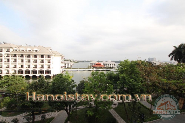 Cho thuê căn hộ dịch vụ cao cấp 1 phòng ngủ, full đồ, cạnh Hồ Tây với mức giá ưu đãi mùa covid 3