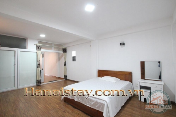 Cho thuê căn hộ dịch vụ cao cấp 1 phòng ngủ, full đồ, cạnh Hồ Tây với mức giá ưu đãi mùa covid 9