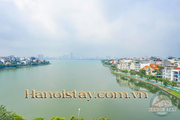 Mãn nhãn view Hồ Tây từ căn hộ dịch vụ cho thuê tại Làng Yên Phụ 10