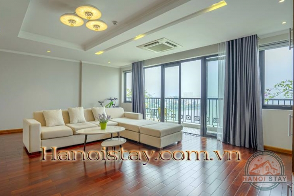 Mãn nhãn view Hồ Tây từ căn hộ dịch vụ cho thuê tại Làng Yên Phụ 5