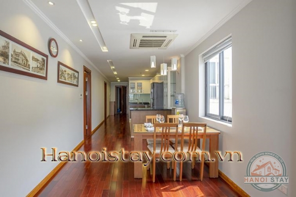 Mãn nhãn view Hồ Tây từ căn hộ dịch vụ cho thuê tại Làng Yên Phụ 6
