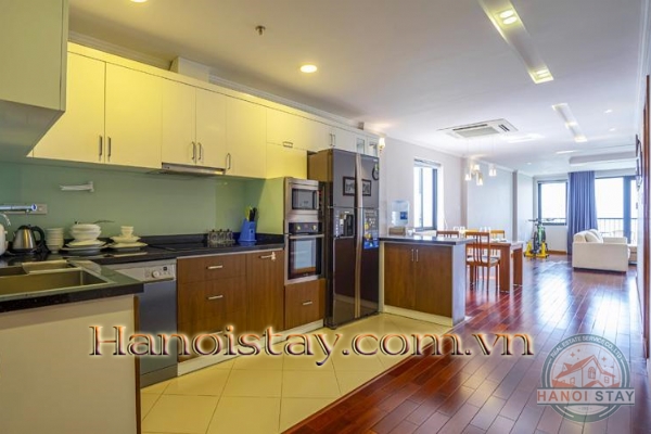 Mãn nhãn view Hồ Tây từ căn hộ dịch vụ cho thuê tại Làng Yên Phụ 9
