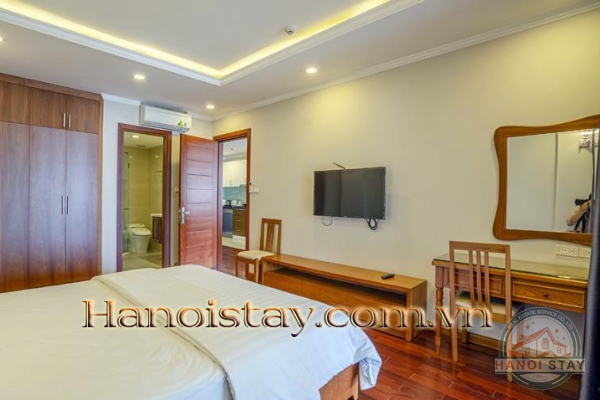 Mãn nhãn view Hồ Tây từ căn hộ dịch vụ cho thuê tại Làng Yên Phụ 17