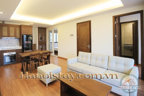 Chính chủ cho thuê căn hộ dịch vụ 2 phòng ngủ, yên tĩnh, thoáng mát, VIEW HỒ TÂY 6