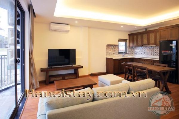 Chính chủ cho thuê căn hộ dịch vụ 2 phòng ngủ, yên tĩnh, thoáng mát, VIEW HỒ TÂY 7