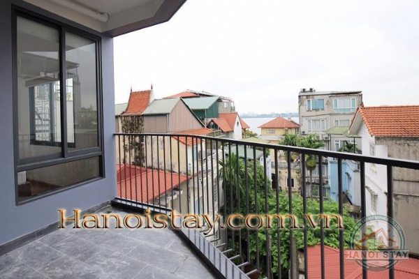 Chính chủ cho thuê căn hộ dịch vụ 2 phòng ngủ, yên tĩnh, thoáng mát, VIEW HỒ TÂY 8