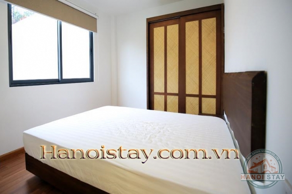 Chính chủ cho thuê căn hộ dịch vụ 2 phòng ngủ, yên tĩnh, thoáng mát, VIEW HỒ TÂY 14