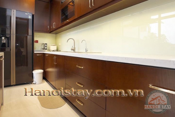 Cần cho thuê gấp căn hộ dịch vụ 1 phòng ngủ +, BAN CÔNG ViEW Hồ Tây tại Làng Yên Phụ 9