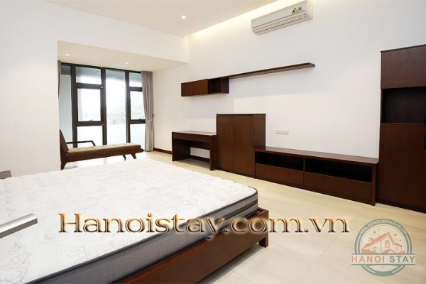 Cần cho thuê gấp căn hộ dịch vụ 1 phòng ngủ +, BAN CÔNG ViEW Hồ Tây tại Làng Yên Phụ 14