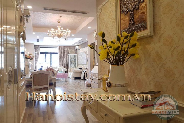Căn hộ Vinhomes Metropolis cho thuê dành riêng cho người mê phong cách Tân Cổ Điển 8