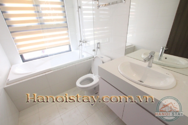 Cần cho thuê ngay căn hộ dịch vụ phố Tô Ngọc Vân sát Hồ Tây giá cạnh tranh 1