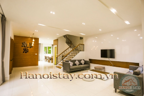 Cho thuê biệt thự Vinhomes Riverside mang vẻ đẹp thơ mộng, gần gũi với thiên nhiên 2