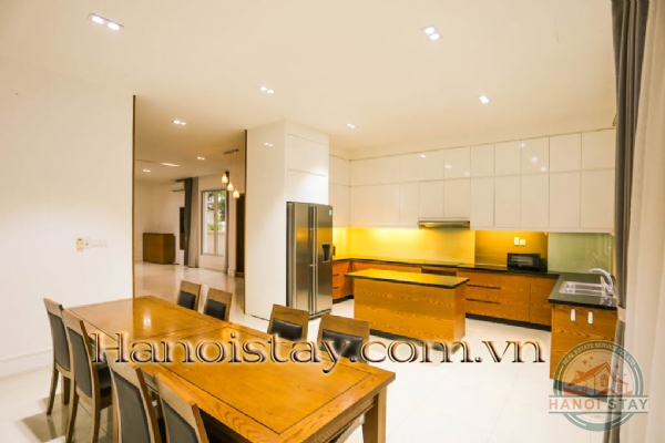 Cho thuê biệt thự Vinhomes Riverside mang vẻ đẹp thơ mộng, gần gũi với thiên nhiên 5