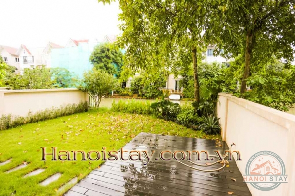 Cho thuê biệt thự Vinhomes Riverside mang vẻ đẹp thơ mộng, gần gũi với thiên nhiên 6