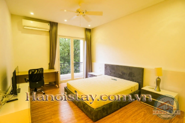 Cho thuê biệt thự Vinhomes Riverside mang vẻ đẹp thơ mộng, gần gũi với thiên nhiên 7