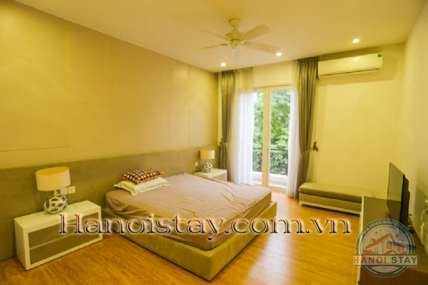 Cho thuê biệt thự Vinhomes Riverside mang vẻ đẹp thơ mộng, gần gũi với thiên nhiên 10
