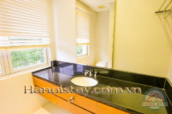 Cho thuê biệt thự Vinhomes Riverside mang vẻ đẹp thơ mộng, gần gũi với thiên nhiên 8