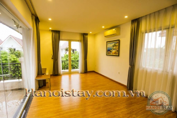 Cho thuê biệt thự Vinhomes Riverside mang vẻ đẹp thơ mộng, gần gũi với thiên nhiên 17