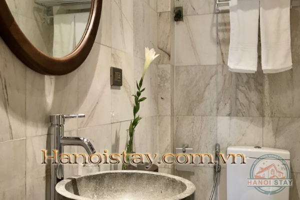 Cho thuê căn hộ cực “chất” khu vực Hồ Trúc Bạch, nội thất sang trọng, có dịch vụ 4