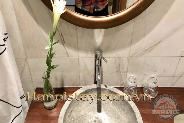 Cho thuê căn hộ cực “chất” khu vực Hồ Trúc Bạch, nội thất sang trọng, có dịch vụ 5