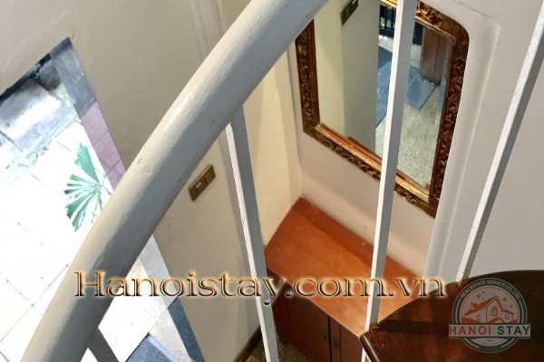 Cho thuê căn hộ cực “chất” khu vực Hồ Trúc Bạch, nội thất sang trọng, có dịch vụ 8