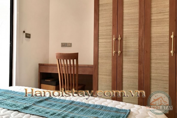 Cho thuê căn hộ cực “chất” khu vực Hồ Trúc Bạch, nội thất sang trọng, có dịch vụ 24