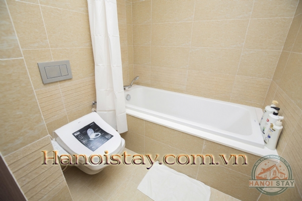 Cho thuê căn hộ cao cấp Vinhomes Metropolis, 1 phòng ngủ, view thành phố tại quận Ba Đình 12