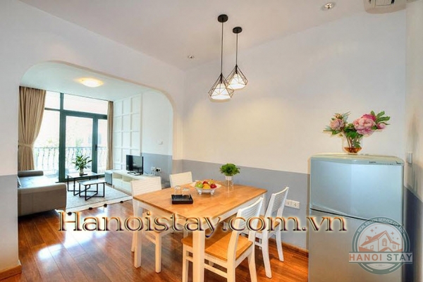 Cho thuê căn hộ 1 phòng ngủ mới, hiện đại hồ Trúc Bạch 1