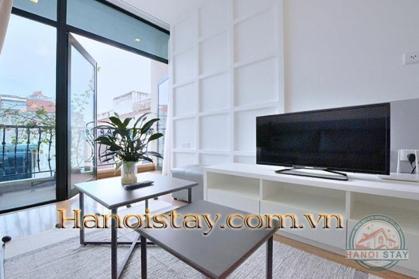 Cho thuê căn hộ 1 phòng ngủ mới, hiện đại hồ Trúc Bạch 5