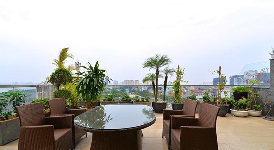 Cho thuê căn hộ Duplex Penthouse Tây Hồ với ban công độc bản view hồ Tây tuyệt đẹp