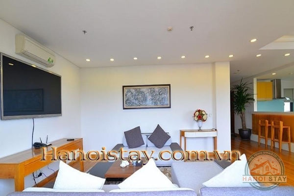 Cho thuê căn hộ Duplex Penthouse Tây Hồ với ban công